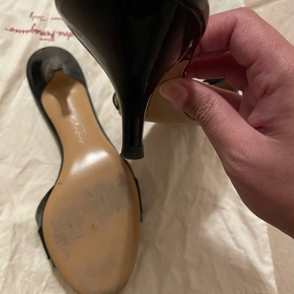SALVATORE FERRAGAMO VARA GLORY BLACK SANDALS HEELS SZ 9 - Picture 2 of 5